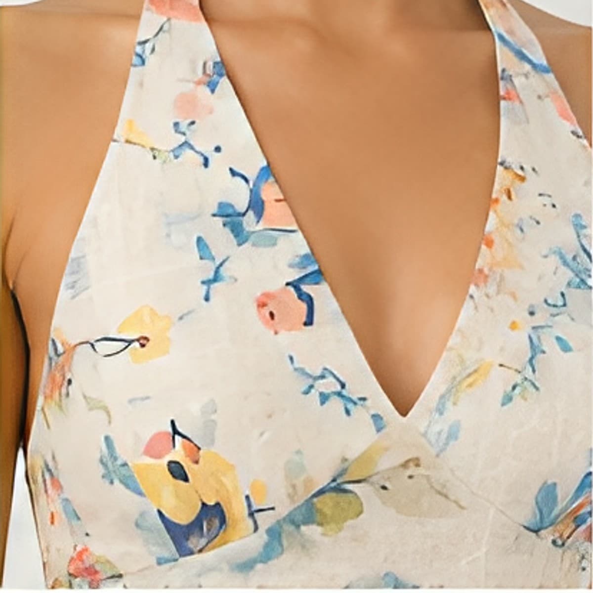 neckline detail