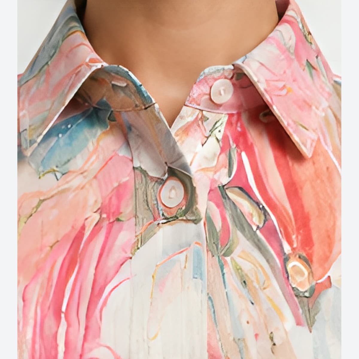 neckline detail
