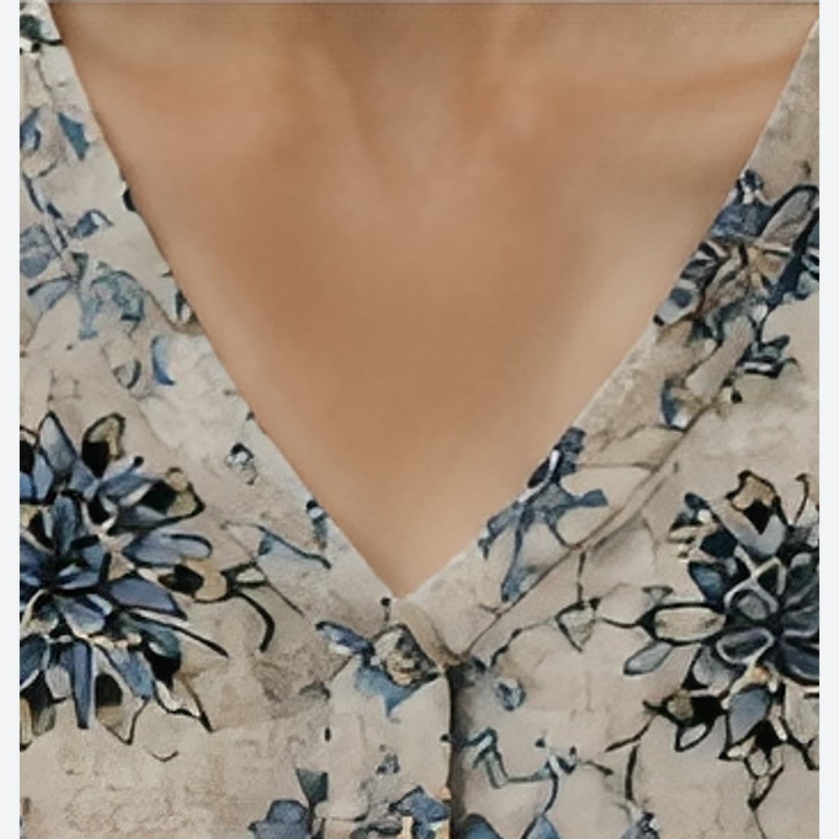 neckline detail